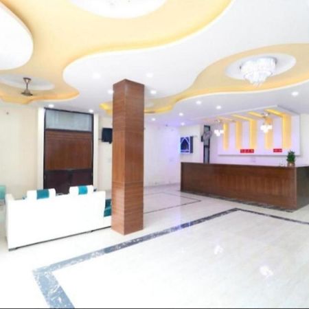 Hotel Kb Square Near Chandigarh Railway Station Bagian luar foto