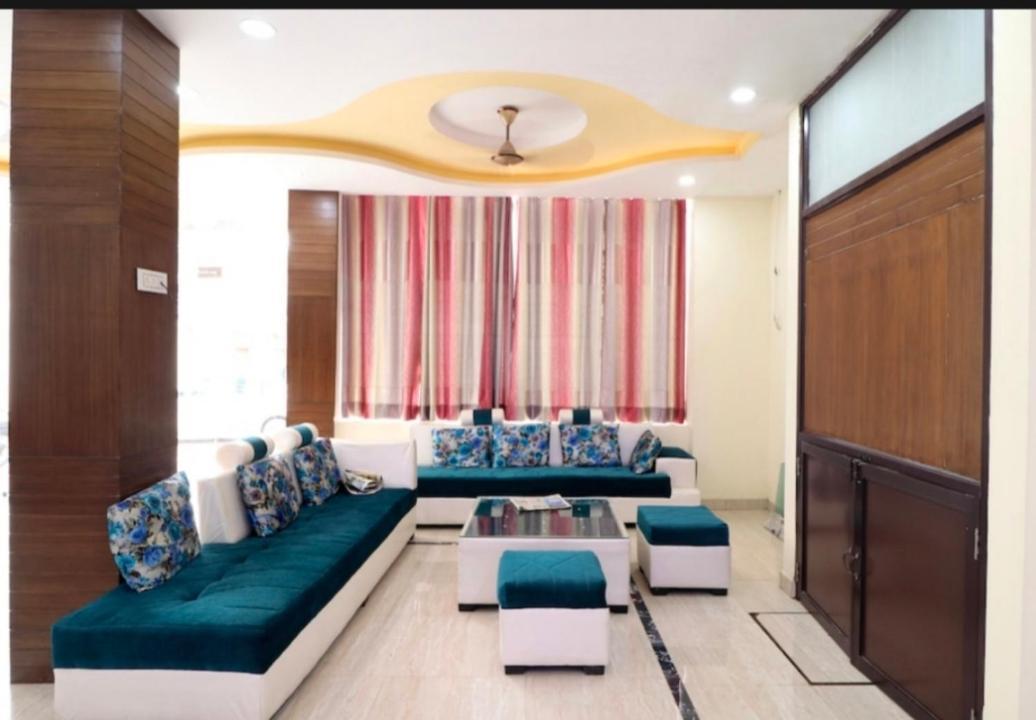 Hotel Kb Square Near Chandigarh Railway Station Bagian luar foto