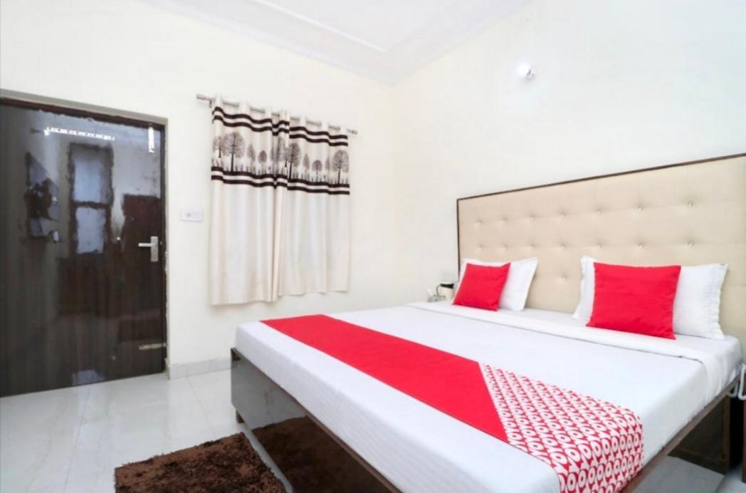 Hotel Kb Square Near Chandigarh Railway Station Ruang foto