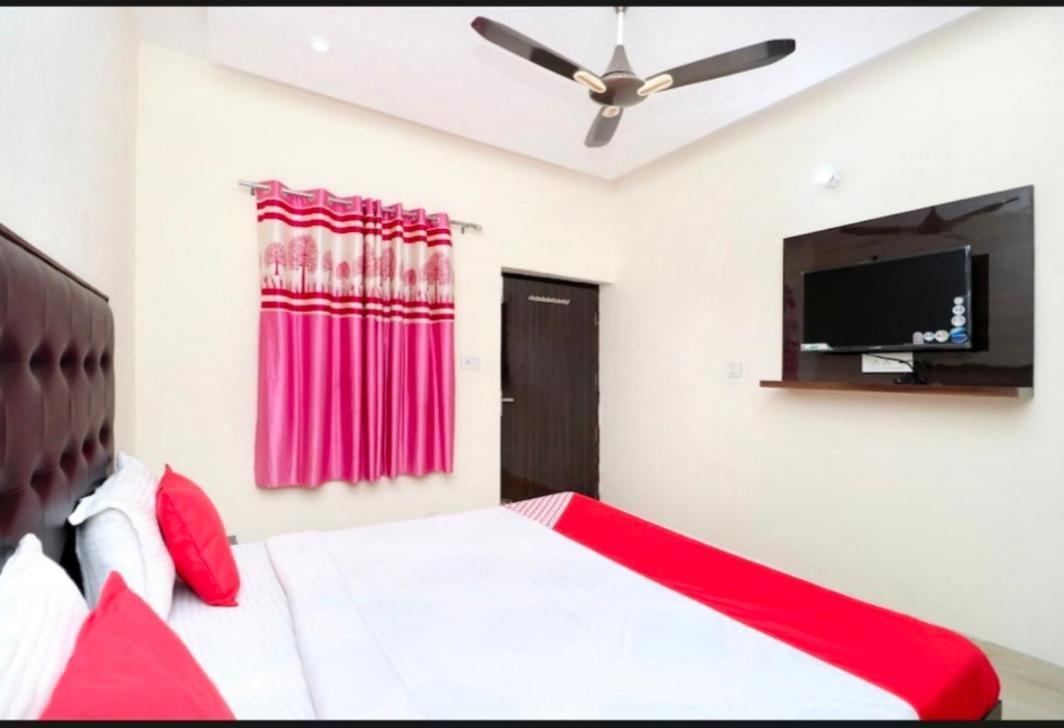 Hotel Kb Square Near Chandigarh Railway Station Ruang foto