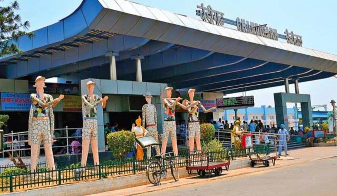 Hotel Kb Square Near Chandigarh Railway Station Bagian luar foto