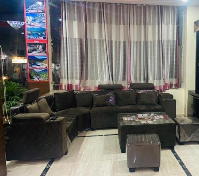 Hotel Kb Square Near Chandigarh Railway Station Bagian luar foto