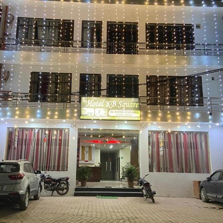 Hotel Kb Square Near Chandigarh Railway Station Ruang foto
