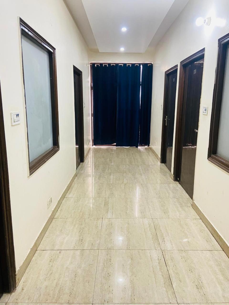 Hotel Kb Square Near Chandigarh Railway Station Bagian luar foto