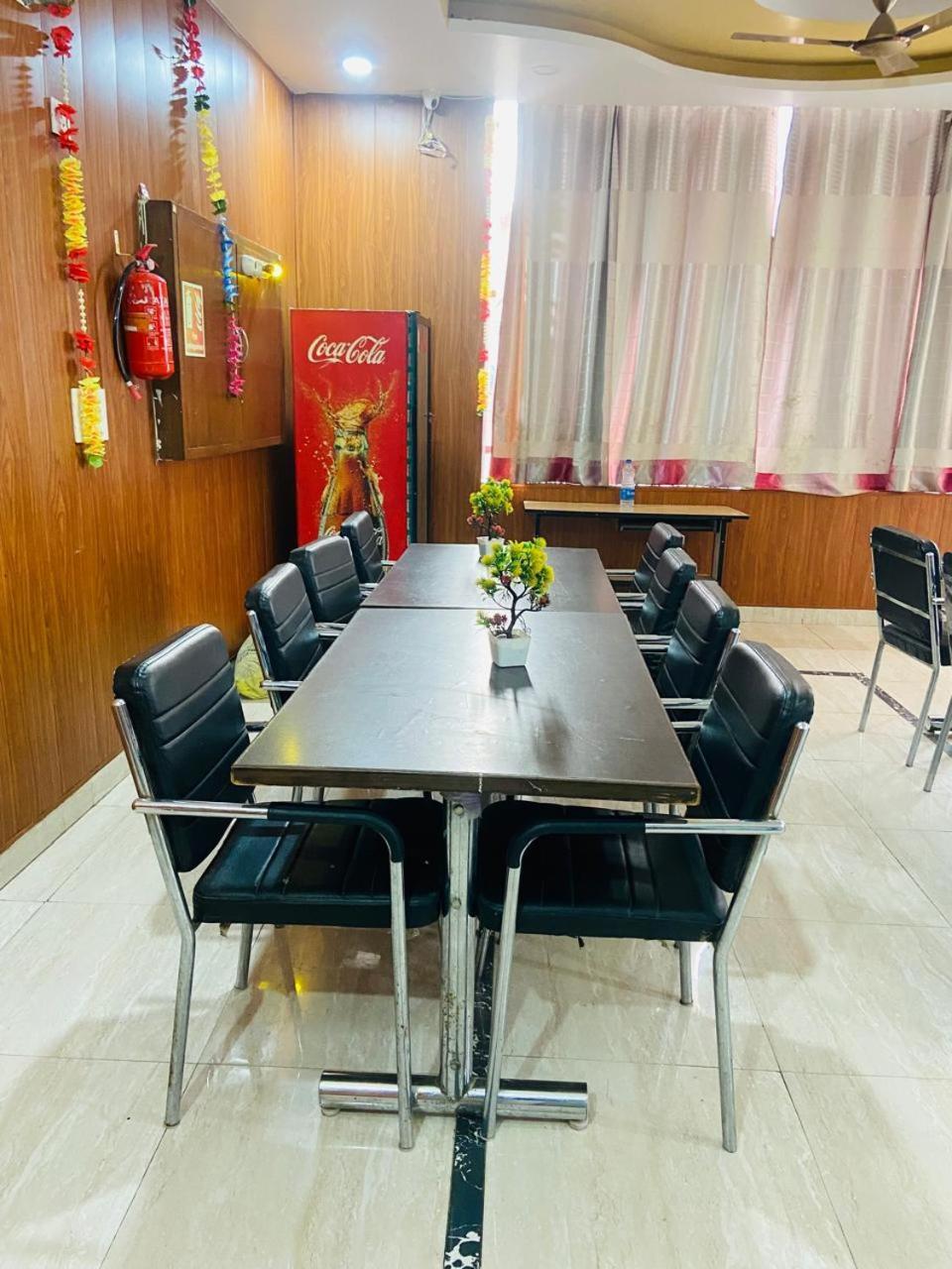 Hotel Kb Square Near Chandigarh Railway Station Bagian luar foto